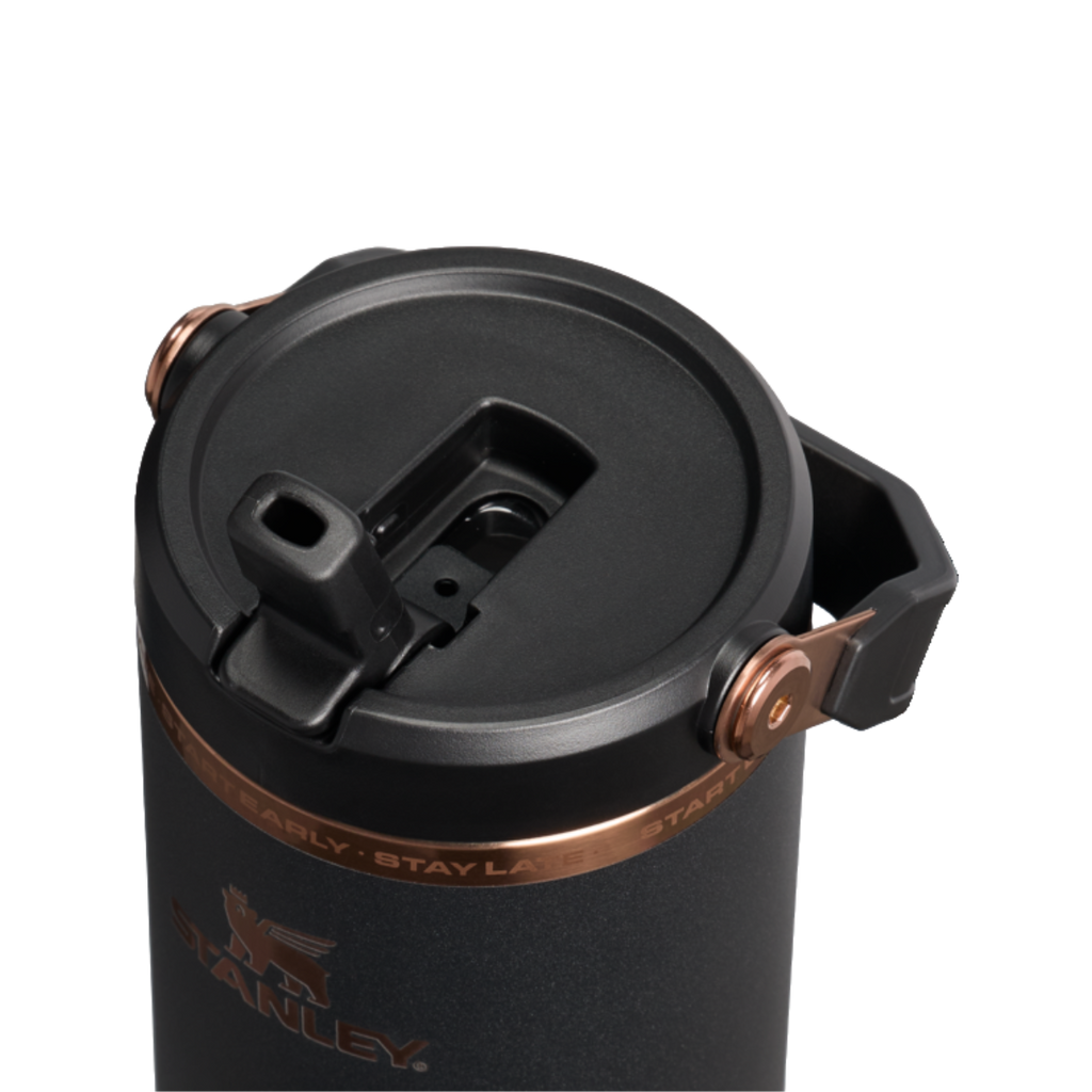 The Messi x Stanley 1913  IceFlow™ Flip Straw 2.0 Bottle